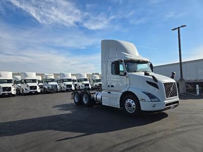 Volvo VNR64300 Day Cab Truck - 425HP, 12 Speed Automatic