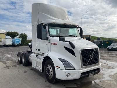 Volvo VNR64300 Day Cab Truck - 425HP, 12 Speed Automatic