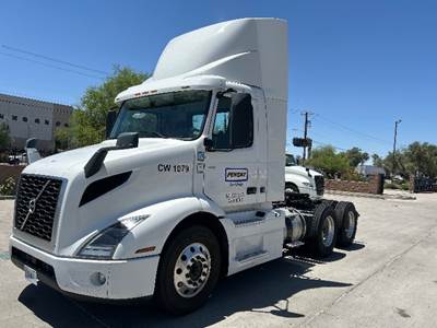 Volvo VNR64300 Day Cab Truck - 425HP, 12 Speed Automatic