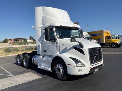 Volvo VNR64300 Day Cab Truck - 425HP, 12 Speed Automatic