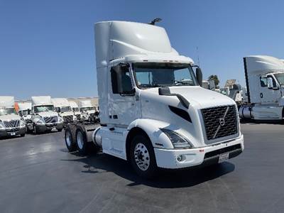 Volvo VNR64300 Day Cab Truck - 425HP, 12 Speed Automatic