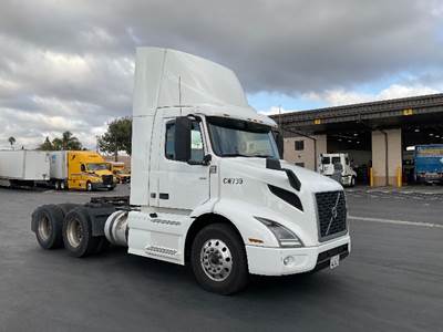 Volvo VNR64300 Day Cab Truck - 425HP, 12 Speed Automatic