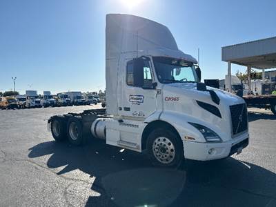 Volvo VNR64300 Day Cab Truck - 425HP, 12 Speed Automatic