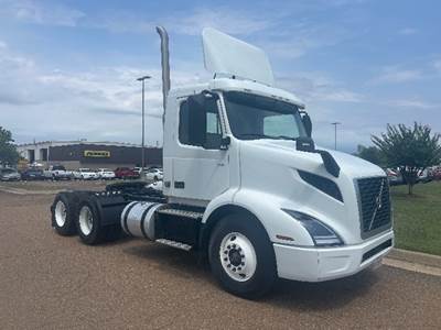 Volvo VNR64300 Day Cab Truck - 405HP, 12 Speed Automatic