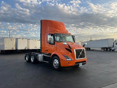 Volvo VNR64300 Day Cab Truck - 425HP, 12 Speed Automatic