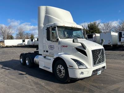 Volvo VNR64300 Day Cab Truck - 425HP, 12 Speed Automatic