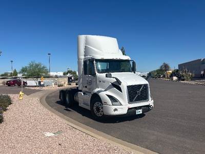 Volvo VNR64300 Day Cab Truck - 425HP, 12 Speed Automatic