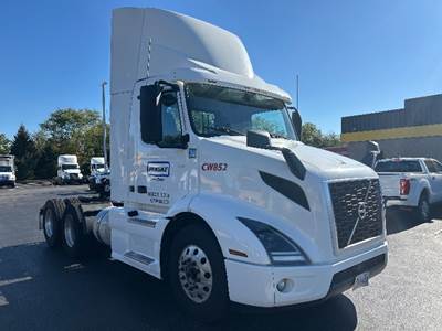 Volvo VNR64300 Day Cab Truck - 425HP, 12 Speed Automatic
