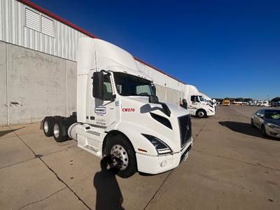 Volvo VNR64300 Day Cab Truck - 425HP, 12 Speed Automatic