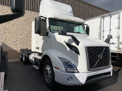 Volvo VNR64300 Day Cab Truck - 425HP, 12 Speed Automatic