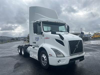 Volvo VNR64300 Day Cab Truck - 425HP, 12 Speed Automatic