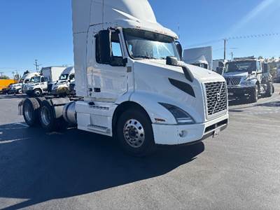Volvo VNR64300 Day Cab Truck - 425HP, 12 Speed Automatic