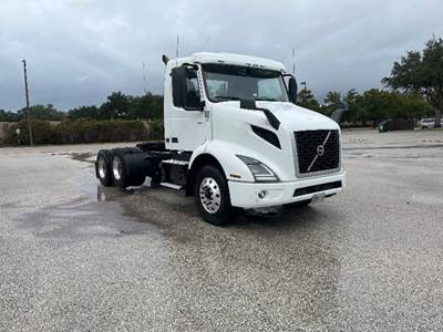 Volvo VNR64300 Single Axle Day Cab Truck - 455HP, 12 Speed Automatic