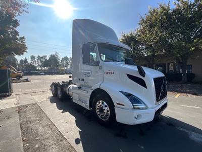 Volvo VNR64300 Day Cab Truck - 425HP, 12 Speed Automatic