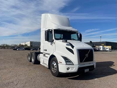 Volvo VNR64300 Day Cab Truck - 425HP, 12 Speed Automatic
