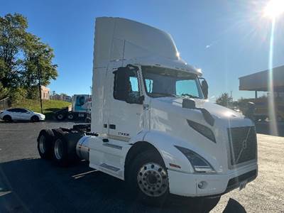 Volvo VNR64300 Day Cab Truck - 425HP, 12 Speed Automatic
