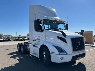 Volvo VNR64300 Day Cab Truck - 425HP, 12 Speed Automatic