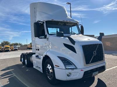 Volvo VNR64300 Day Cab Truck - 425HP, 12 Speed Automatic