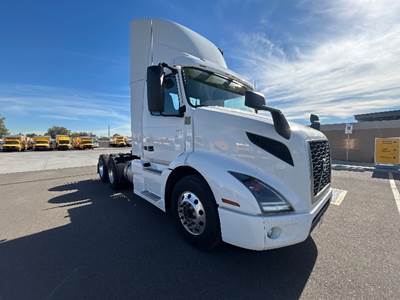 Volvo VNR64300 Day Cab Truck - 425HP, 12 Speed Automatic