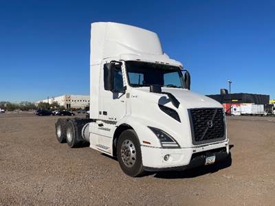 Volvo VNR64300 Day Cab Truck - 425HP, 12 Speed Automatic