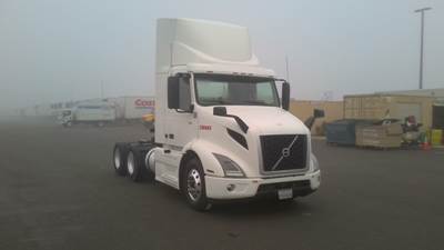 Volvo VNR64300 Day Cab Truck - 425HP, 12 Speed Automatic