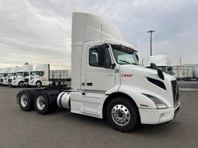 Volvo VNR64300 Day Cab Truck - 425HP, 12 Speed Automatic