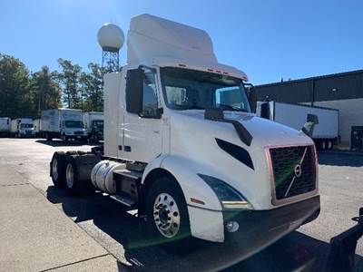 Volvo VNR64300 Day Cab Truck - 425HP, 12 Speed Automatic