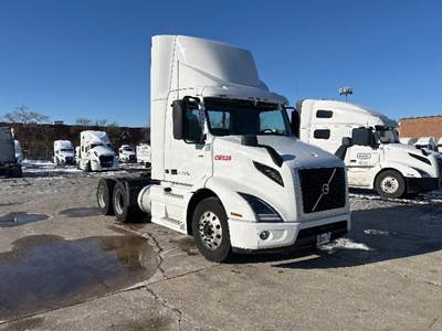 Volvo VNR64300 Day Cab Truck - 425HP, 12 Speed Automatic
