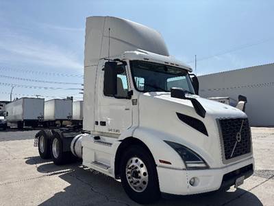 Volvo VNR64300 Day Cab Truck - 425HP, 12 Speed Automatic