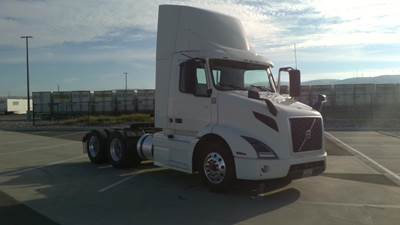 Volvo VNR64300 Day Cab Truck - 425HP, 12 Speed Automatic