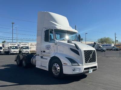 Volvo VNR64300 Day Cab Truck - 425HP, 12 Speed Automatic