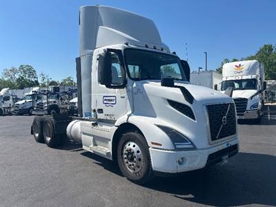Volvo VNR64300 Day Cab Truck - 455HP, 12 Speed Automatic