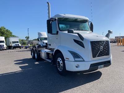 Volvo VNR64300 Day Cab Truck - 405HP, 12 Speed Automatic