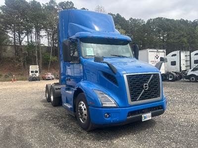 Volvo VNR64300 Day Cab Truck - 455HP, 12 Speed Automatic