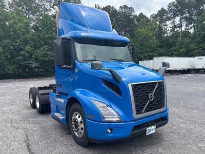 Volvo VNR64300 Day Cab Truck - 455HP, 12 Speed Automatic
