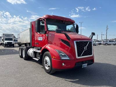 Volvo VNR64300 Day Cab Truck - 425HP, 12 Speed Automatic