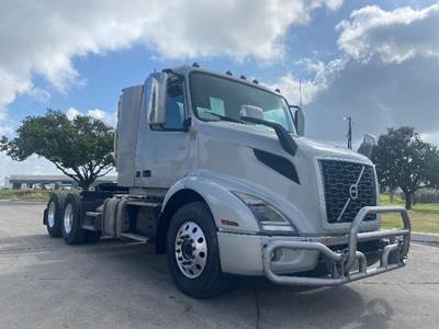 Volvo VNR64300 Day Cab Truck - 425HP, 12 Speed Automatic
