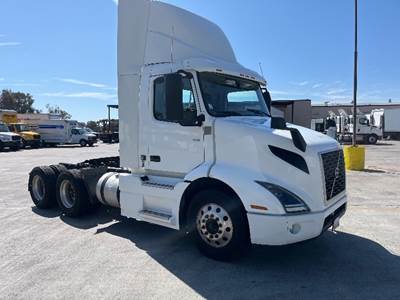 Volvo VNR64300 Day Cab Truck - 425HP, 12 Speed Automatic