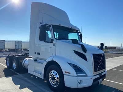 Volvo VNR64300 Day Cab Truck - 425HP, 12 Speed Automatic