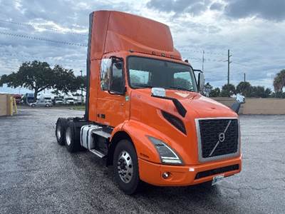Volvo VNR64300 Day Cab Truck - 425HP, 12 Speed Automatic