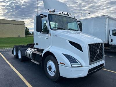 Volvo VNR64300 Day Cab Truck - 405HP, 12 Speed Automatic