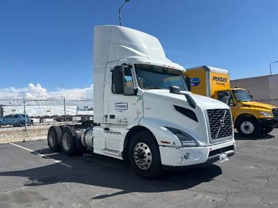 Volvo VNR64300 Day Cab Truck - 425HP, 12 Speed Automatic
