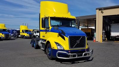Volvo VNR64300 Day Cab Truck - 455HP, 12 Speed Automatic