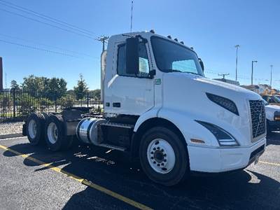 Volvo VNR64300 Day Cab Truck - 405HP, 10 Speed Manual