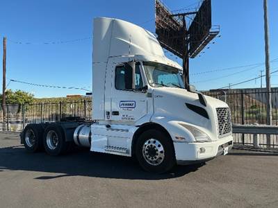 Volvo VNR64300 Day Cab Truck - 425HP, 12 Speed Automatic