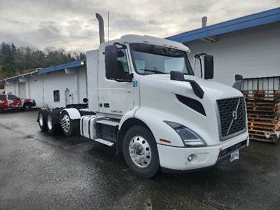 Volvo VNR84300 Day Cab Truck - 455HP, 12 Speed Automatic