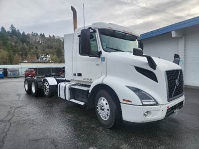 Volvo VNR84300 Day Cab Truck - 455HP, 12 Speed Automatic