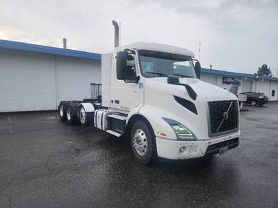 Volvo VNR84300 Day Cab Truck - 455HP, 12 Speed Automatic
