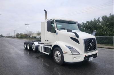 Volvo VNR84300 Day Cab Truck - 455HP, 12 Speed Automatic