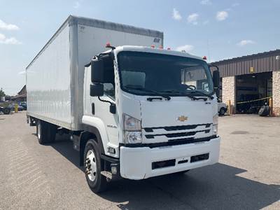 Chevrolet 6500XD Box Truck - 210HP, 6 Speed Automatic, Roll up Door